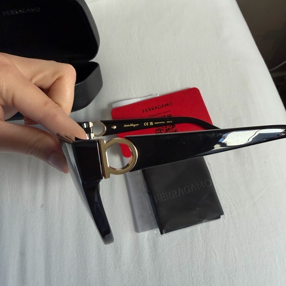 Brand New Salvatore Ferragamo Sunglasses - Picture 8 of 8